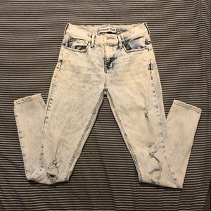 Women's Express Mia MidRise Whitewash Jeans size 2